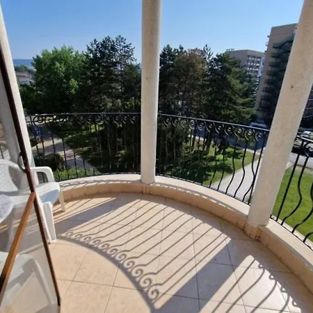 Апартаменти In Royal Sun Сонячний Берег